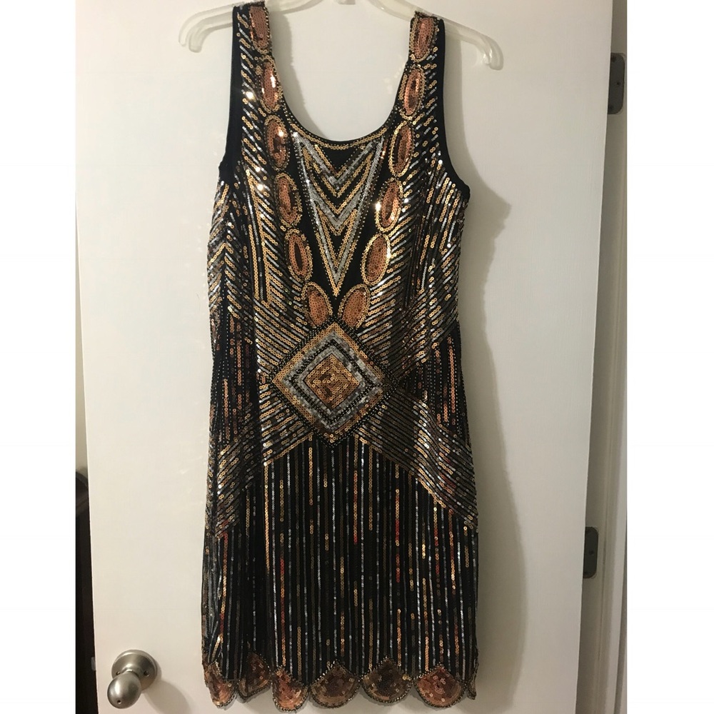 Size XL, sequined, flapper style dress!